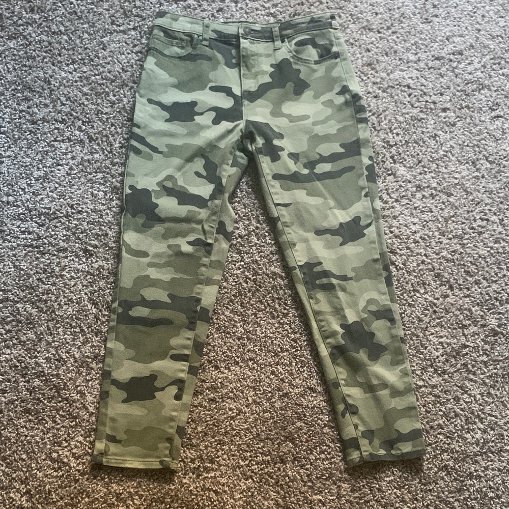 Nili Lotan Green Camouflage Pants